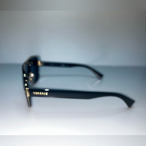 Versace sunglasses! - Picture 5 of 9